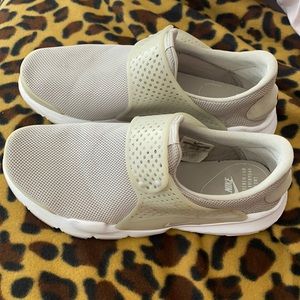 Women’s Nike Dart Sneaker